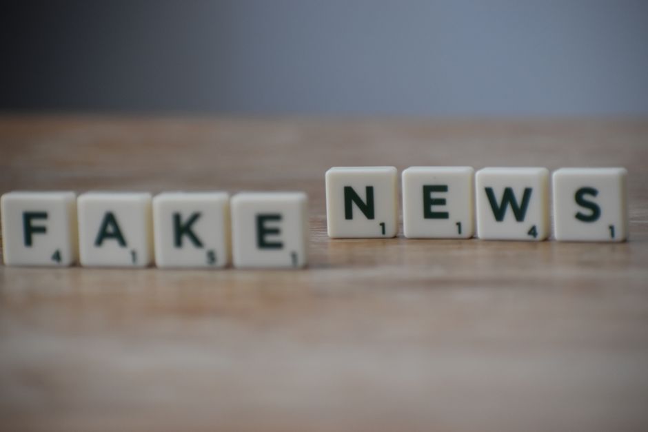 A influência das fake news na formação da opinião pública: como se proteger e identificar informações verídicas