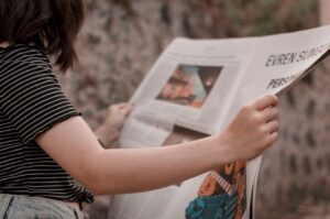 Como a cobertura jornalística pode influenciar a percepção pública sobre questões ambientais