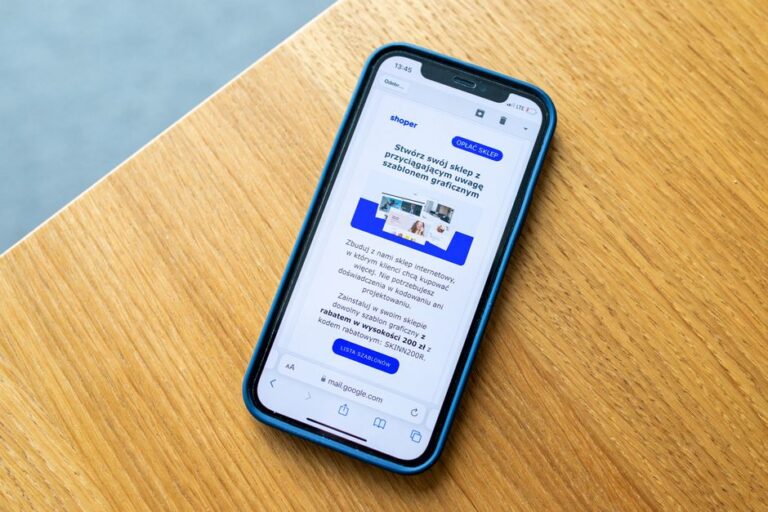 Como criar uma rotina diária de leitura de notícias em 15 minutos: listas, horários e atalhos práticos no iPhone e no Android